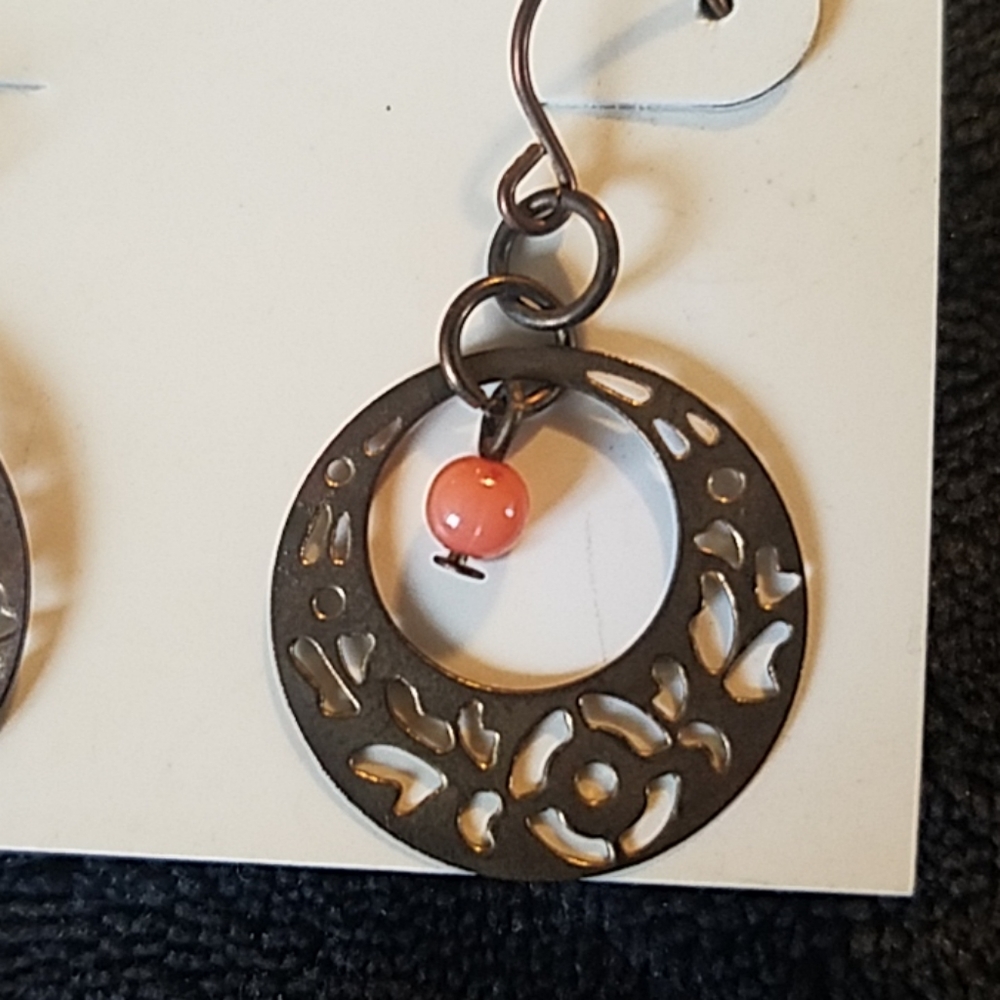 AXCESS earrings - Picture 3 of 3